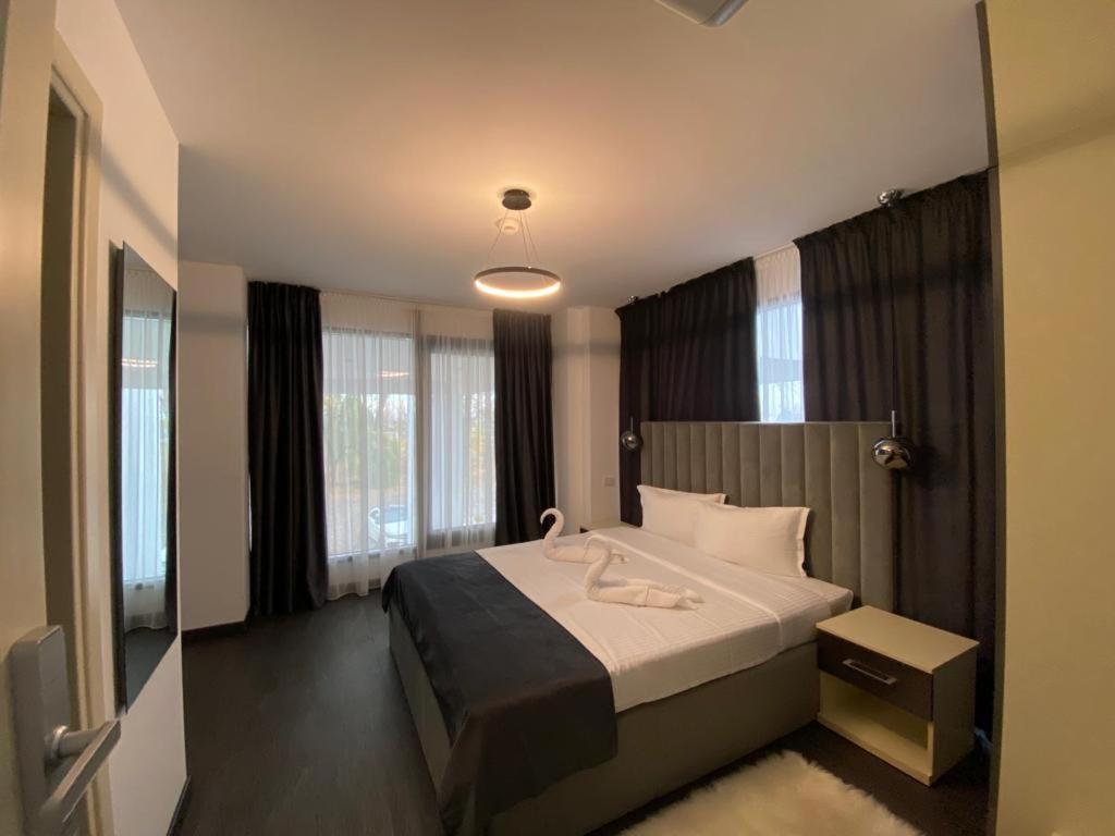 Ocaua Lui Cuza Hotel Tecuci ภายนอก รูปภาพ