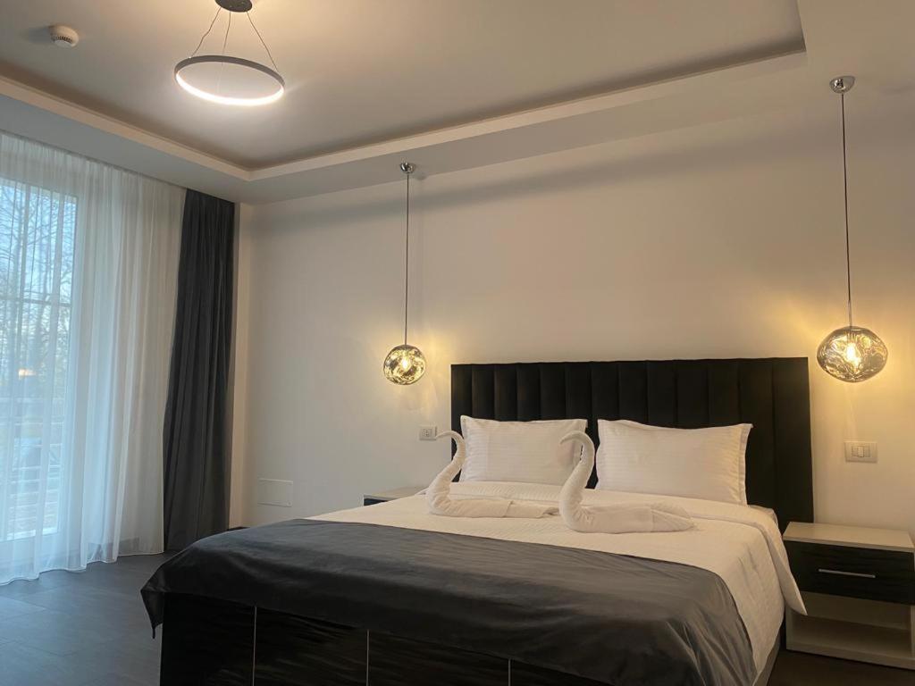 Ocaua Lui Cuza Hotel Tecuci ภายนอก รูปภาพ